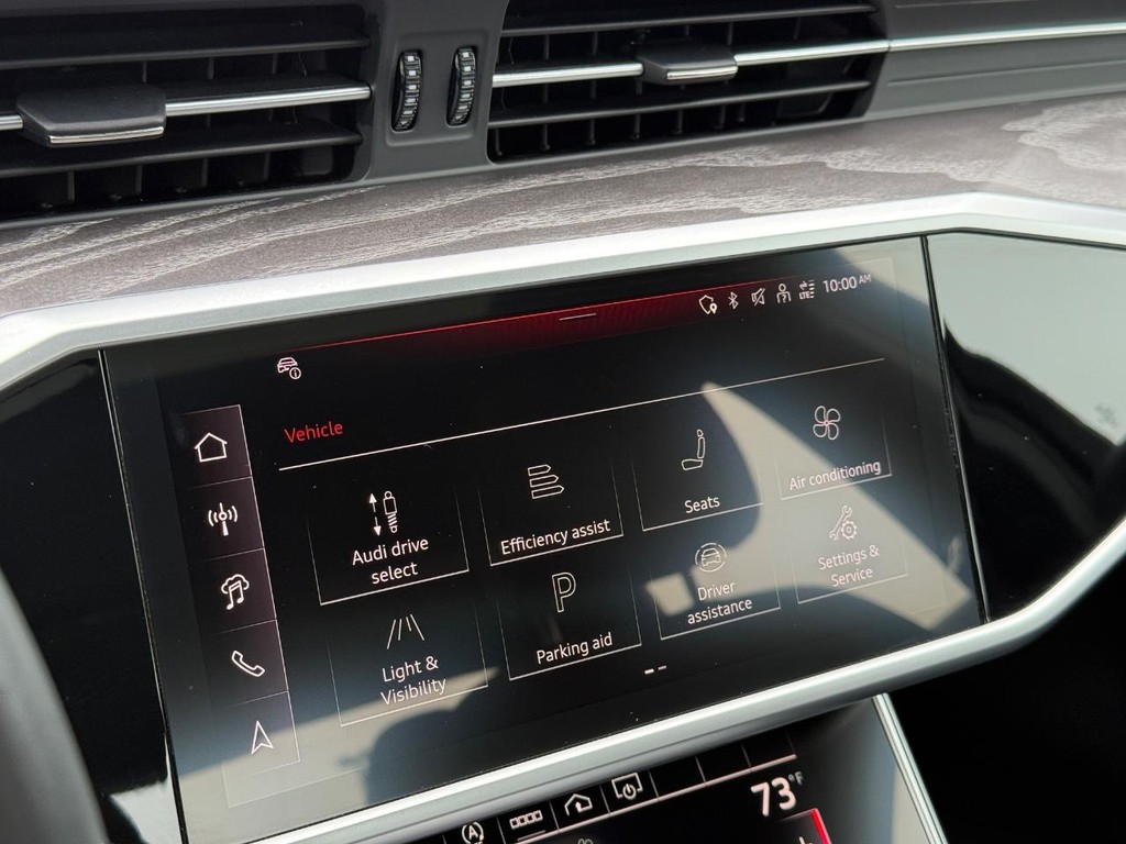 Audi A6 Sedan Vehicle Full-screen Gallery Image 18