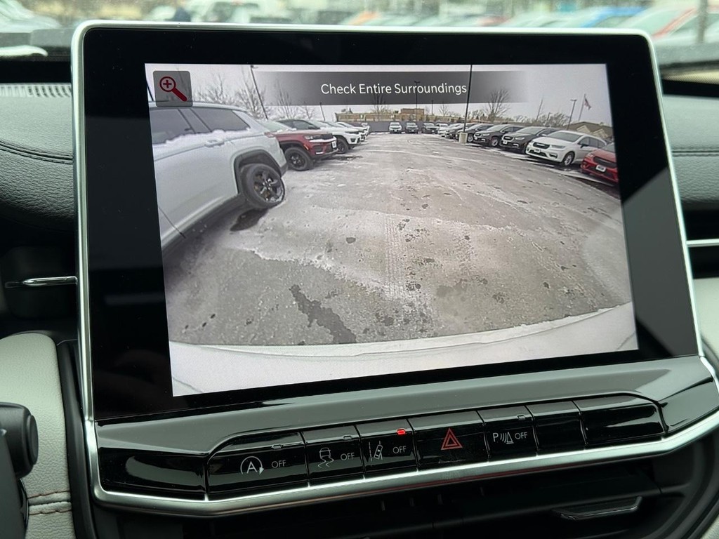 Jeep Compass Vehicle Full-screen Gallery Image 18