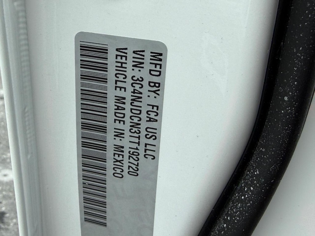 Jeep Compass Vehicle Full-screen Gallery Image 25