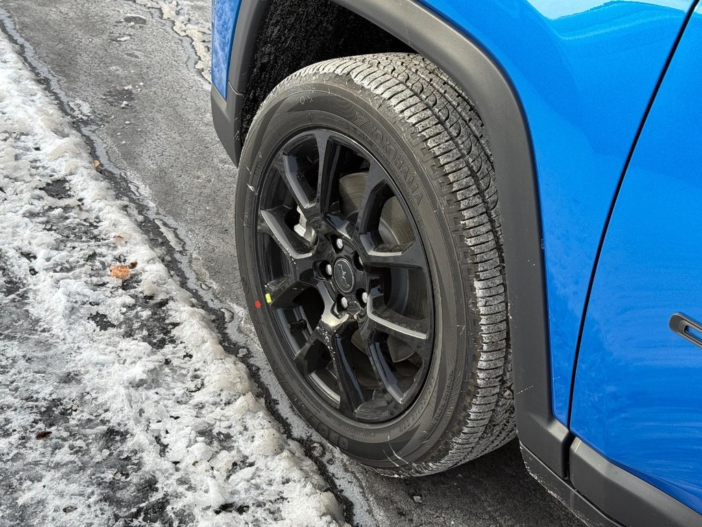 Jeep Compass Vehicle Full-screen Gallery Image 11