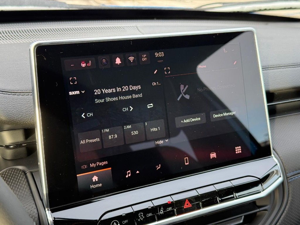 Jeep Compass Vehicle Full-screen Gallery Image 17