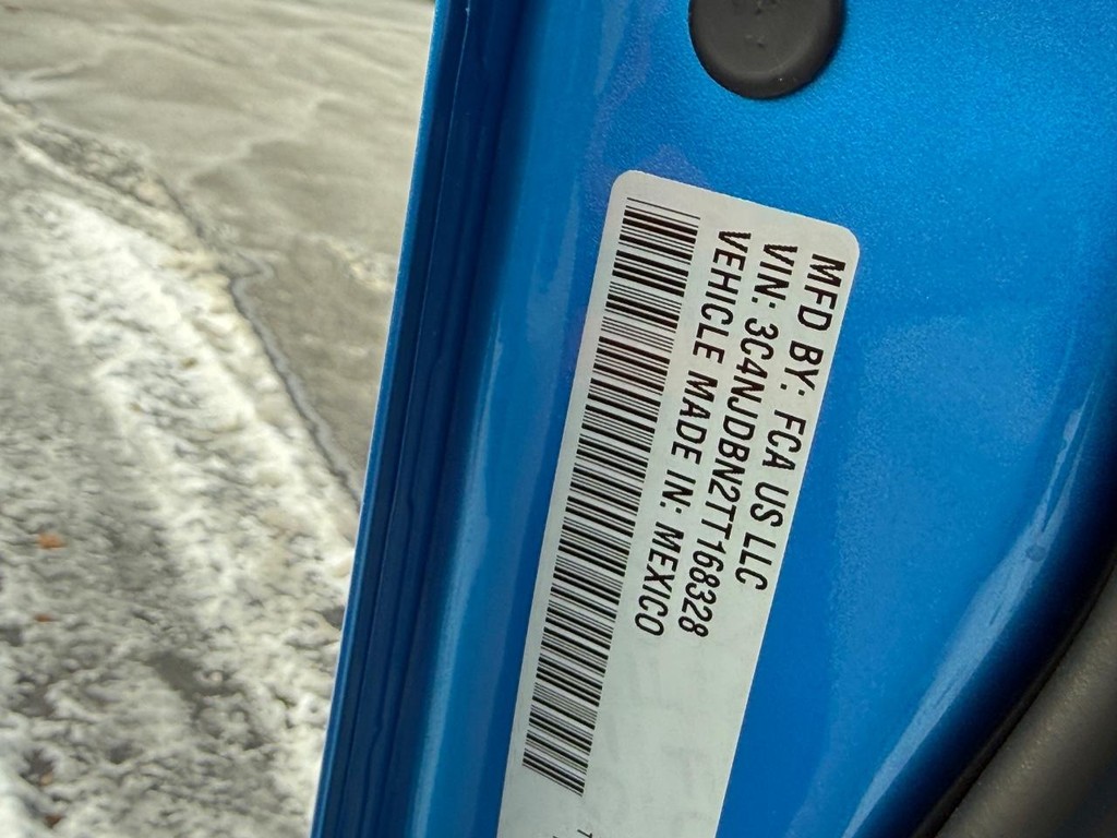 Jeep Compass Vehicle Full-screen Gallery Image 23