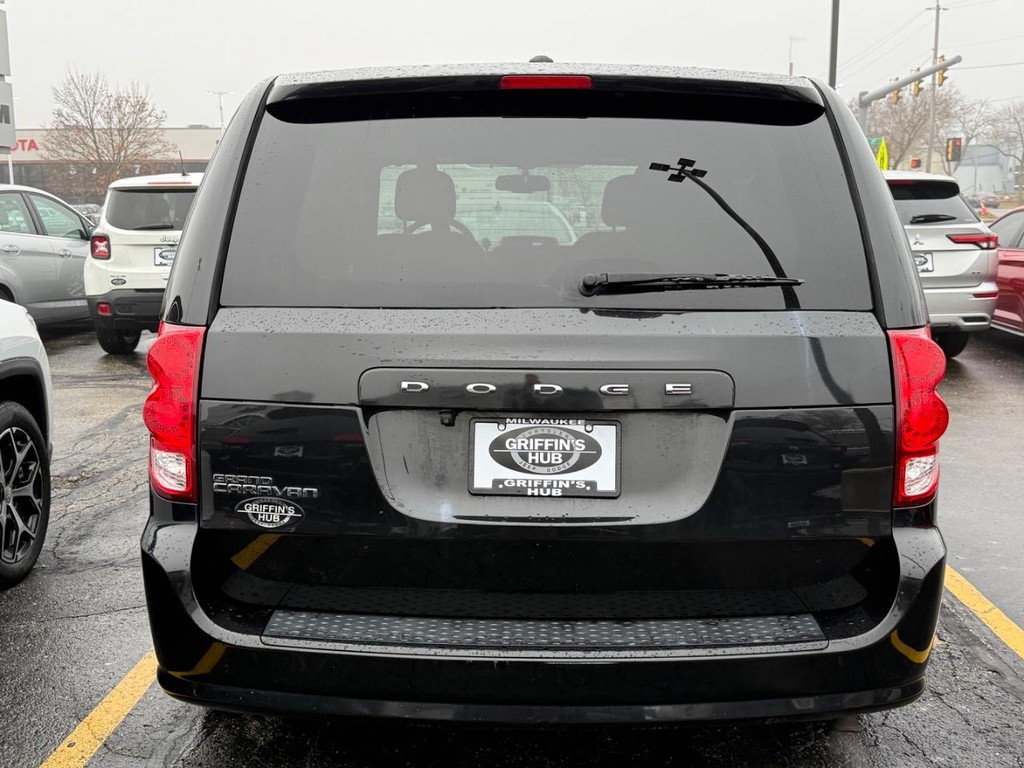 Dodge Grand Caravan Vehicle Full-screen Gallery Image 04