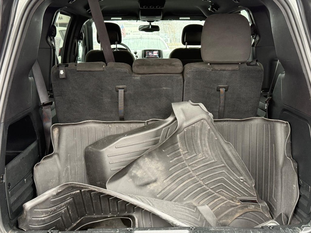 Dodge Grand Caravan Vehicle Full-screen Gallery Image 05