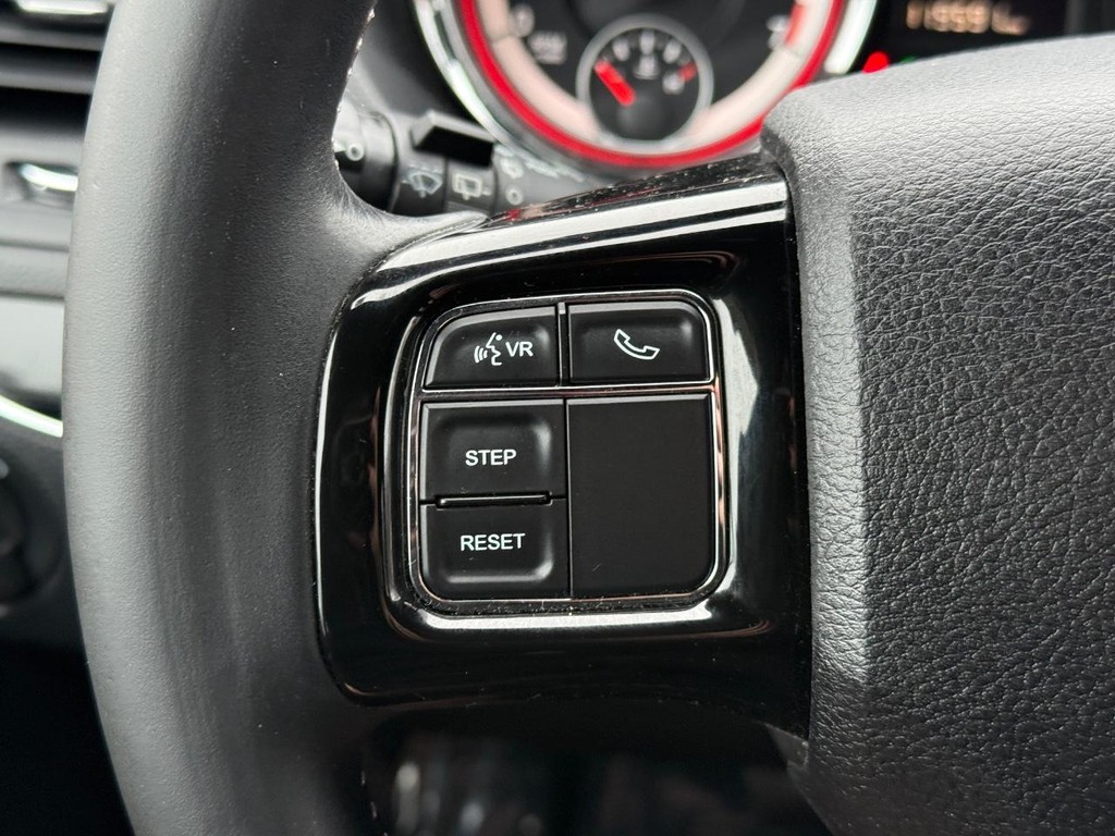 Dodge Grand Caravan Vehicle Full-screen Gallery Image 14