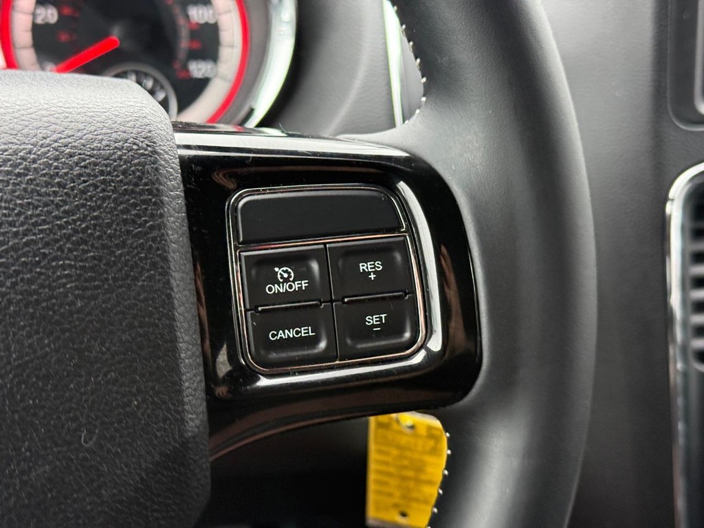 Dodge Grand Caravan Vehicle Full-screen Gallery Image 15