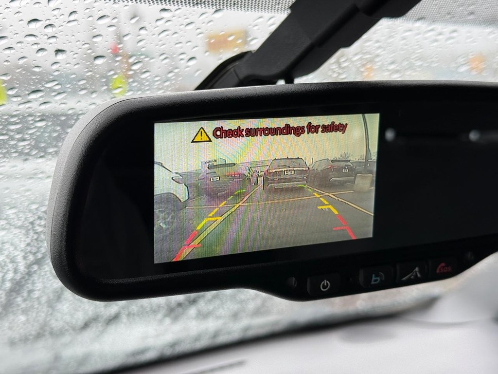 Dodge Grand Caravan Vehicle Full-screen Gallery Image 21