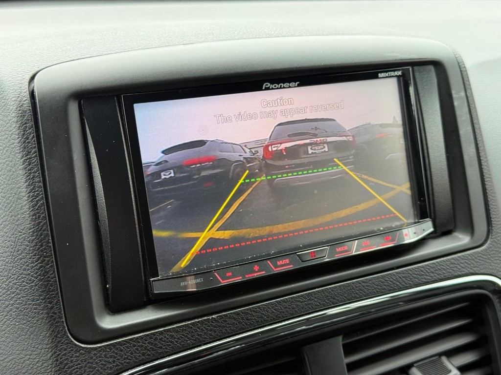 Dodge Grand Caravan Vehicle Full-screen Gallery Image 22