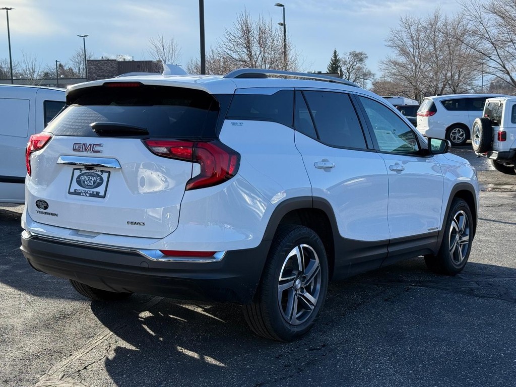 GMC Terrain Vehicle Full-screen Gallery Image 03