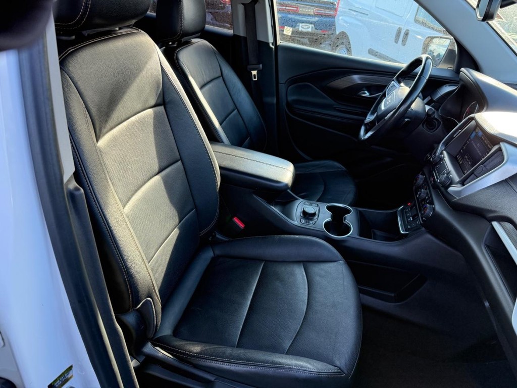 GMC Terrain Vehicle Full-screen Gallery Image 06