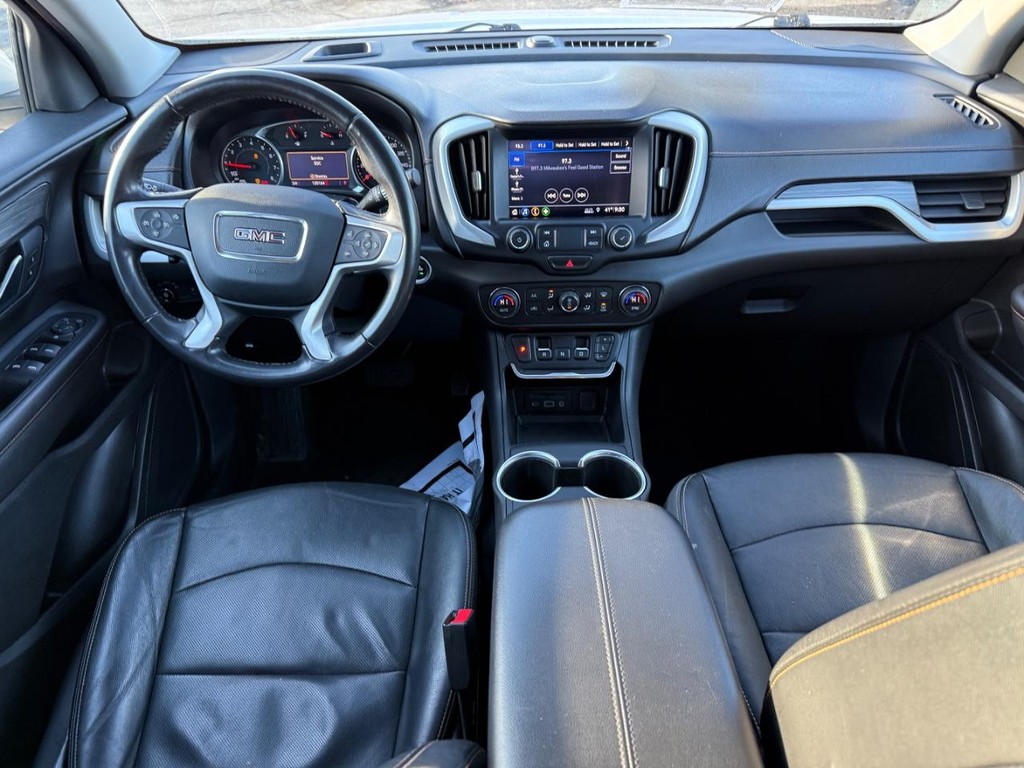 GMC Terrain Vehicle Full-screen Gallery Image 08