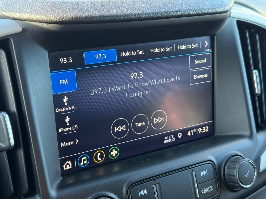 GMC Terrain Vehicle Full-screen Gallery Image 17