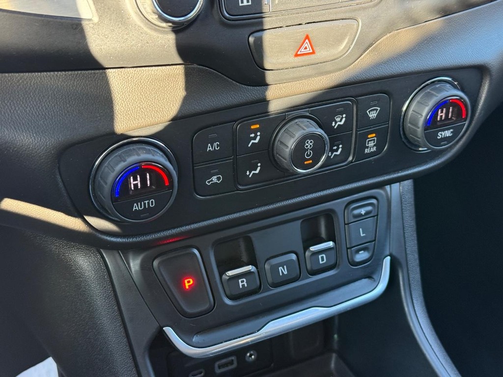 GMC Terrain Vehicle Full-screen Gallery Image 19