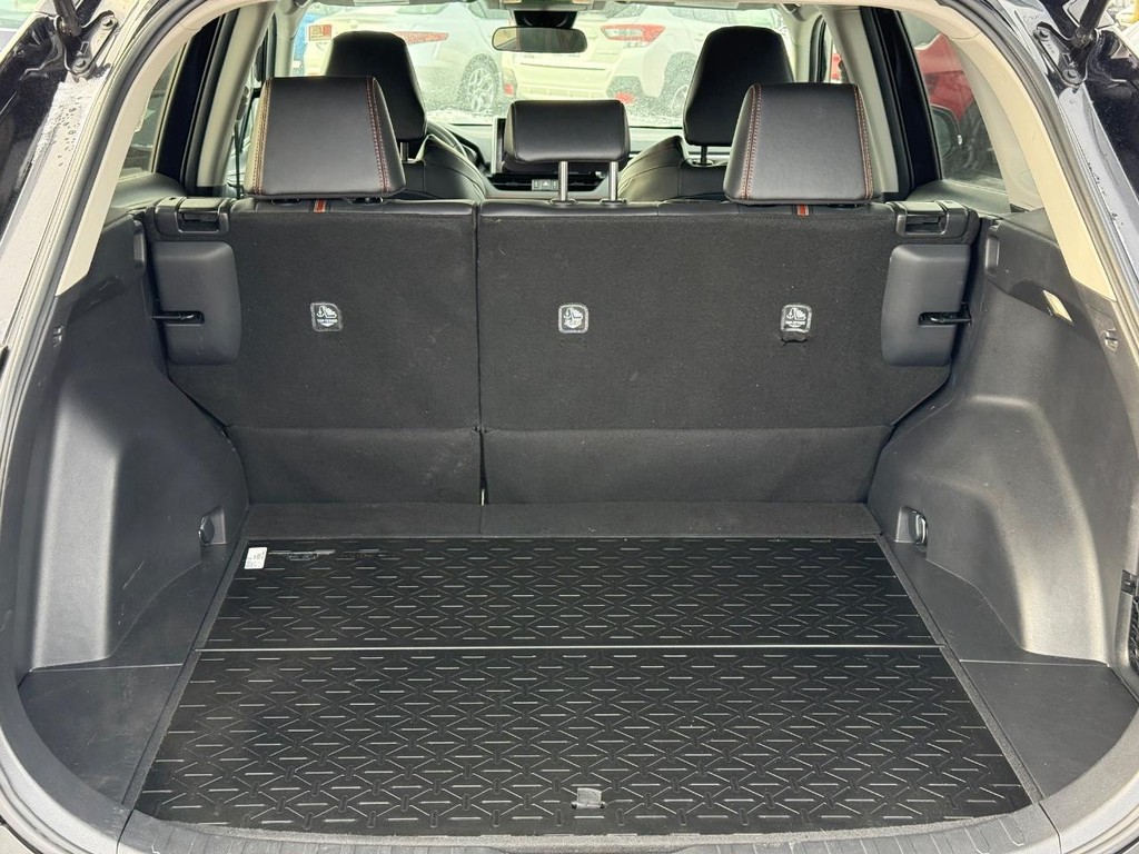 Toyota RAV4 Vehicle Full-screen Gallery Image 05