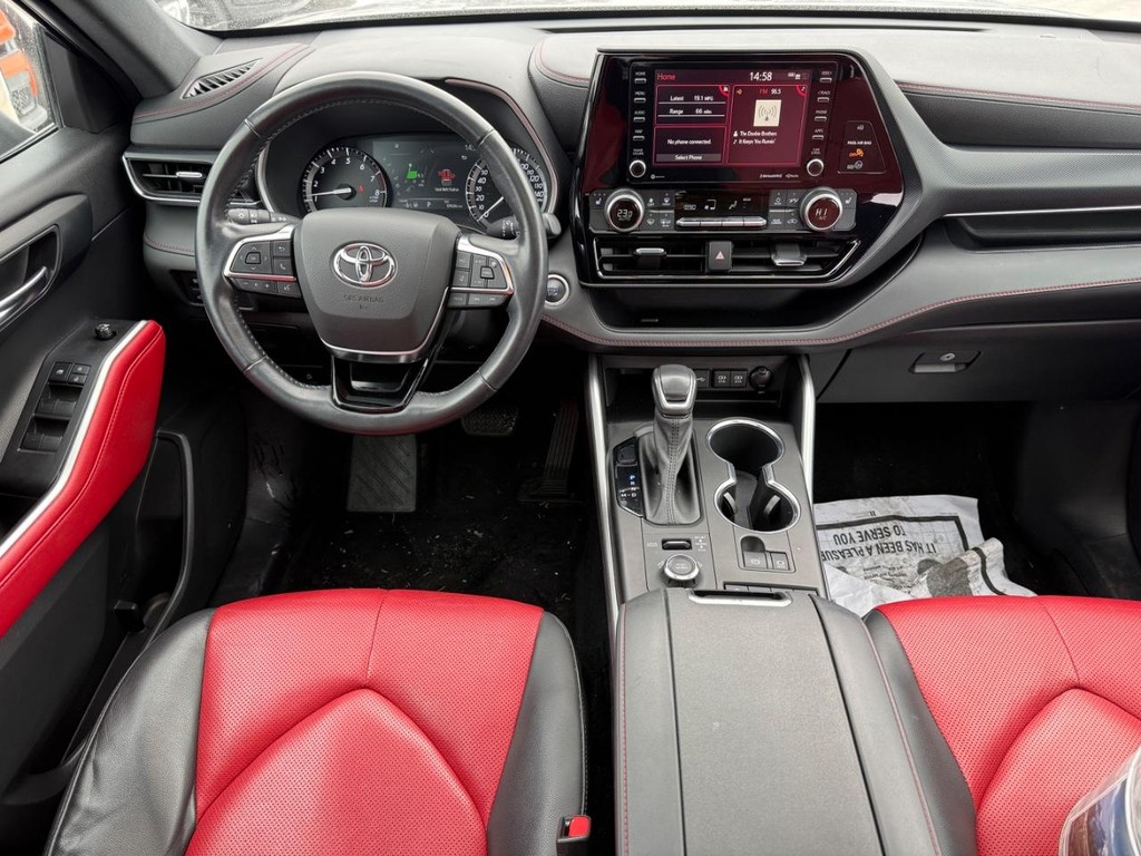 Toyota Highlander Vehicle Full-screen Gallery Image 08