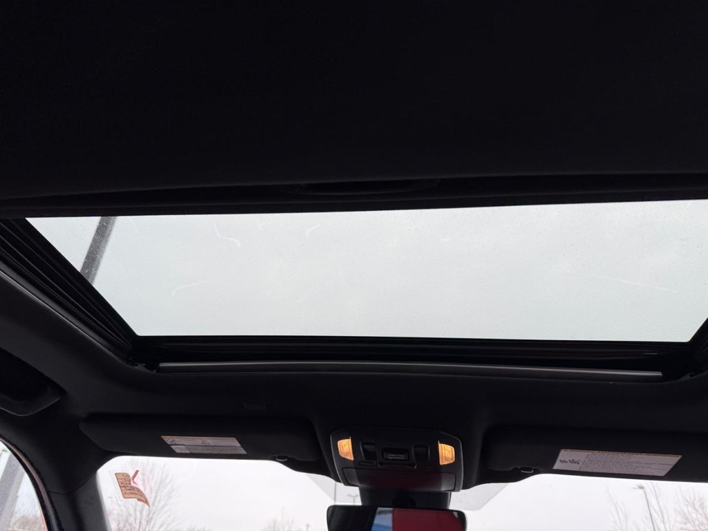 Toyota Highlander Vehicle Full-screen Gallery Image 10