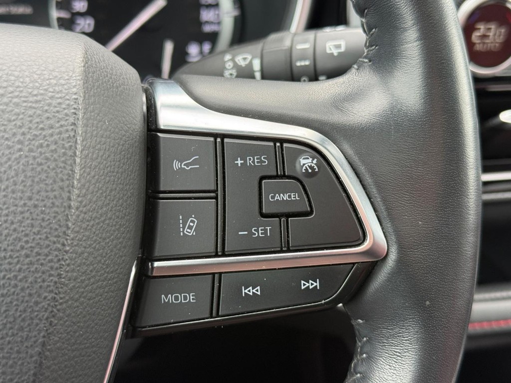 Toyota Highlander Vehicle Full-screen Gallery Image 15