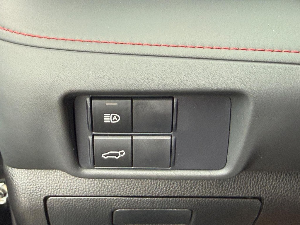 Toyota Highlander Vehicle Full-screen Gallery Image 23