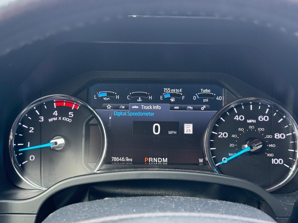 Ford Super Duty F-250 SRW Vehicle Full-screen Gallery Image 16