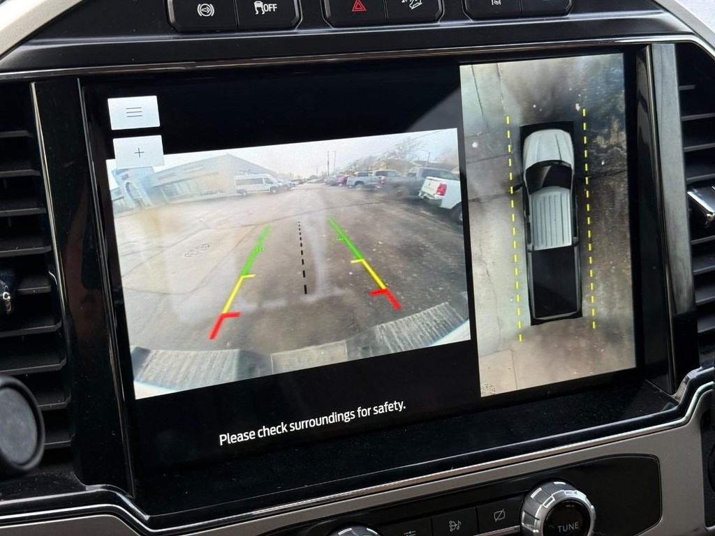 Ford Super Duty F-250 SRW Vehicle Full-screen Gallery Image 17