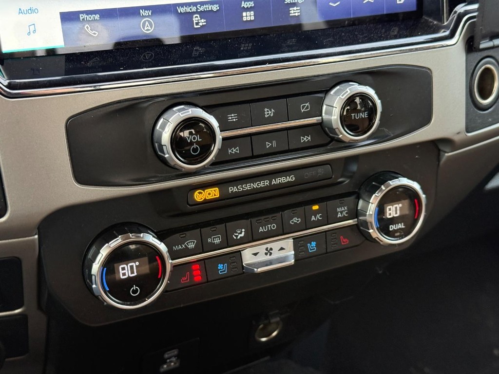 Ford Super Duty F-250 SRW Vehicle Full-screen Gallery Image 18