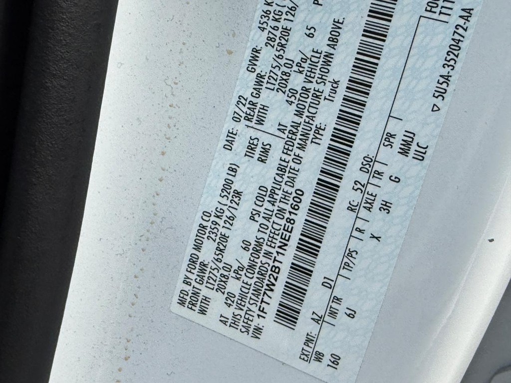 Ford Super Duty F-250 SRW Vehicle Full-screen Gallery Image 21