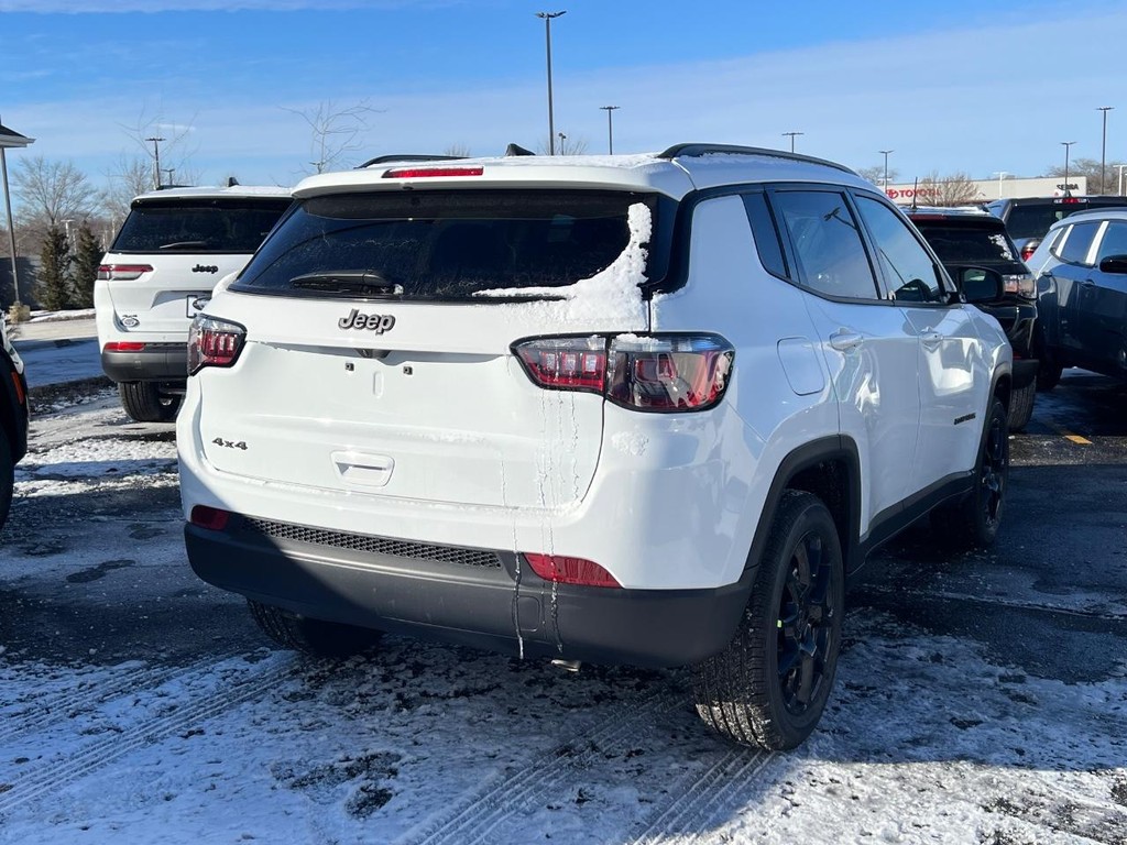 Jeep Compass Vehicle Full-screen Gallery Image 03