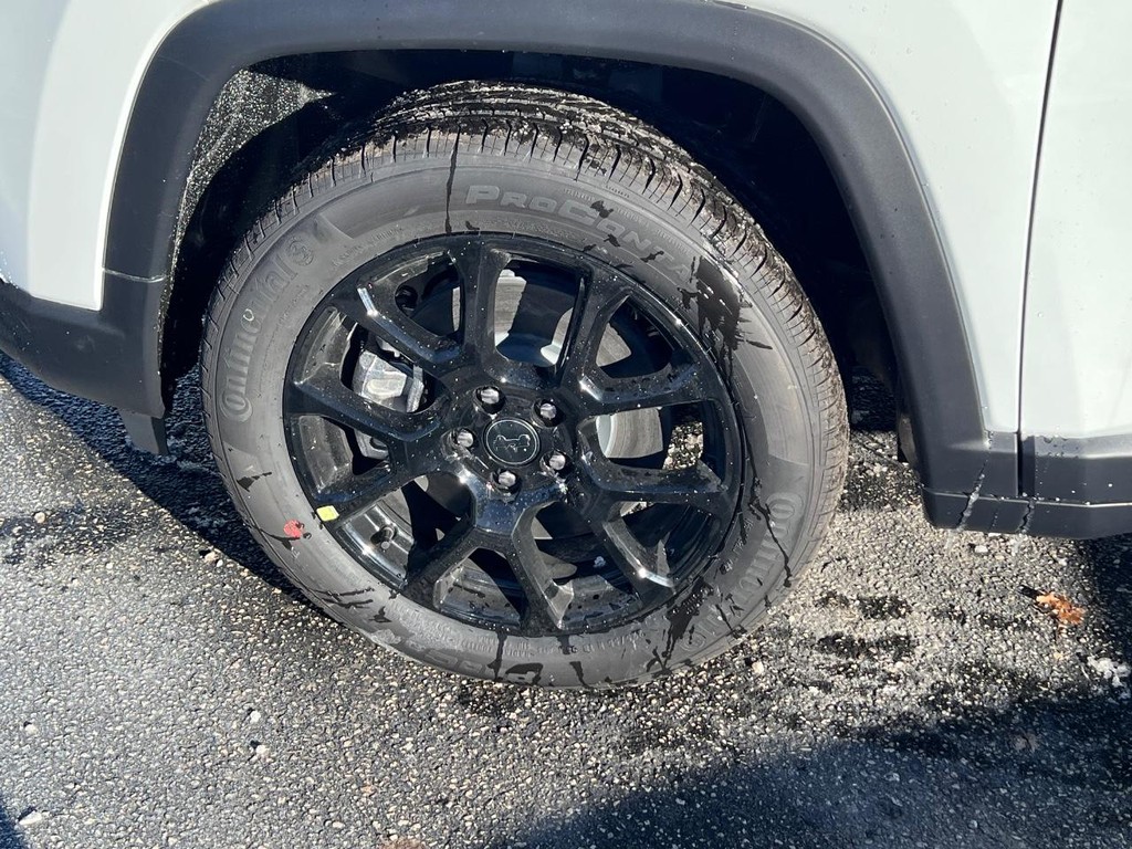 Jeep Compass Vehicle Full-screen Gallery Image 08