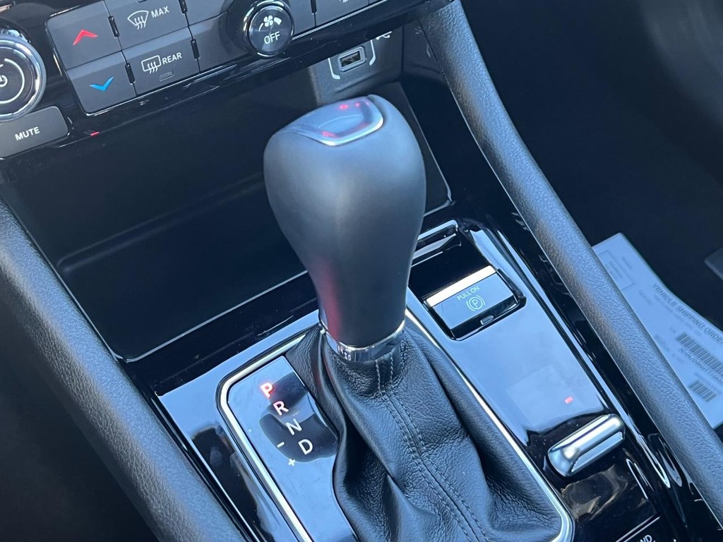 Jeep Compass Vehicle Full-screen Gallery Image 16