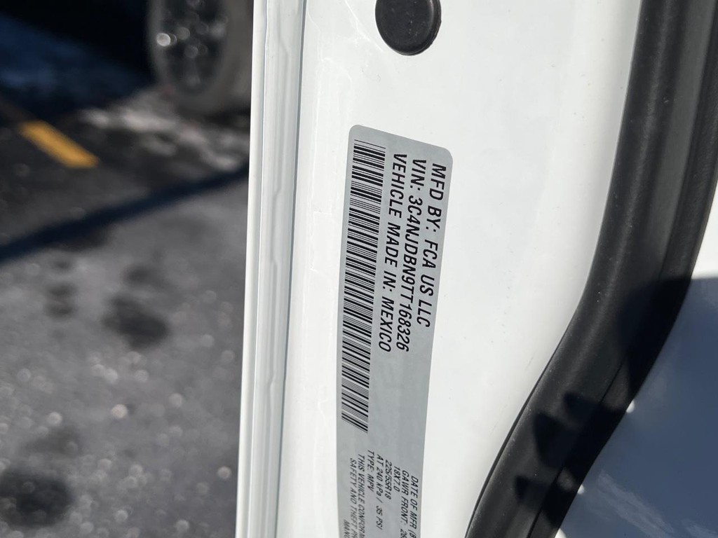 Jeep Compass Vehicle Full-screen Gallery Image 18