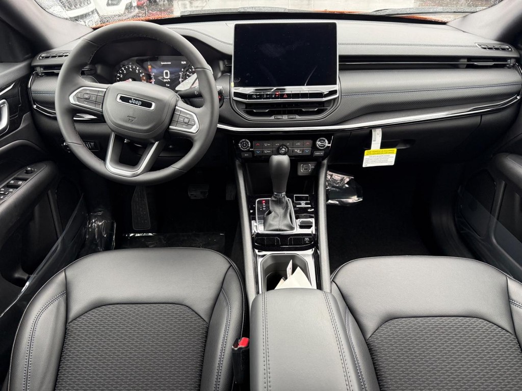 Jeep Compass Vehicle Full-screen Gallery Image 08