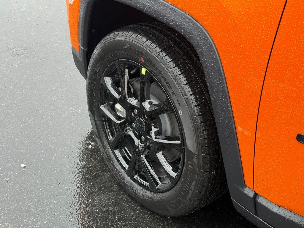 Jeep Compass Vehicle Full-screen Gallery Image 11