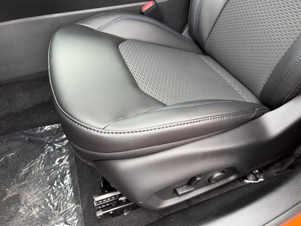 Jeep Compass Vehicle Full-screen Gallery Image 13