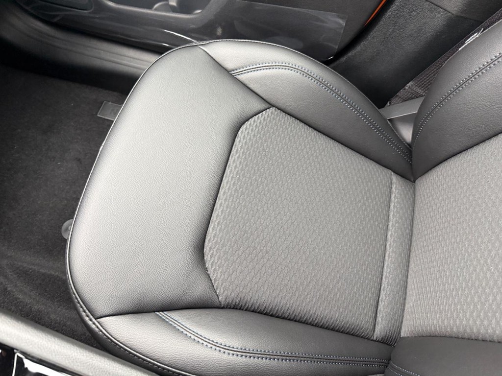 Jeep Compass Vehicle Full-screen Gallery Image 22