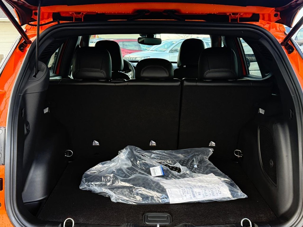 Jeep Compass Vehicle Full-screen Gallery Image 05