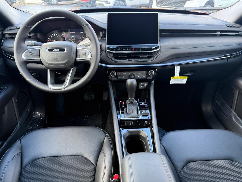 Jeep Compass Vehicle Full-screen Gallery Image 08