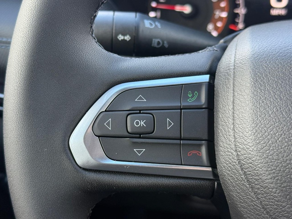 Jeep Compass Vehicle Full-screen Gallery Image 14