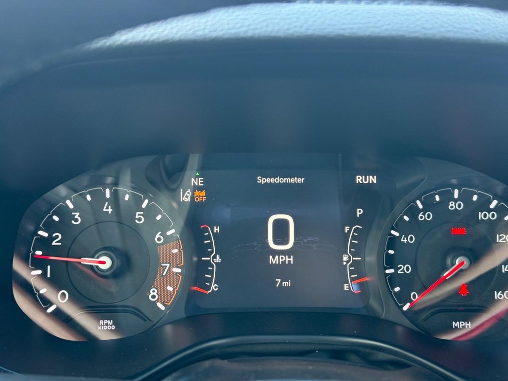 Jeep Compass Vehicle Full-screen Gallery Image 16