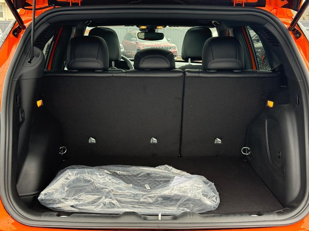 Jeep Compass Vehicle Full-screen Gallery Image 05