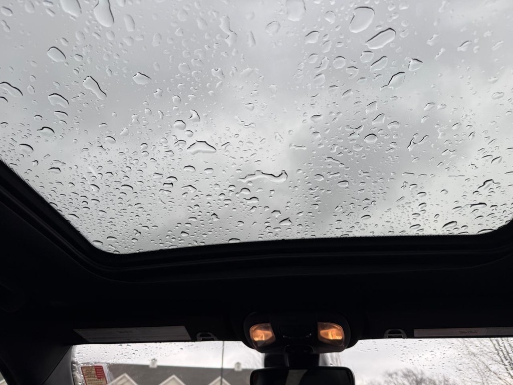 Jeep Compass Vehicle Full-screen Gallery Image 10