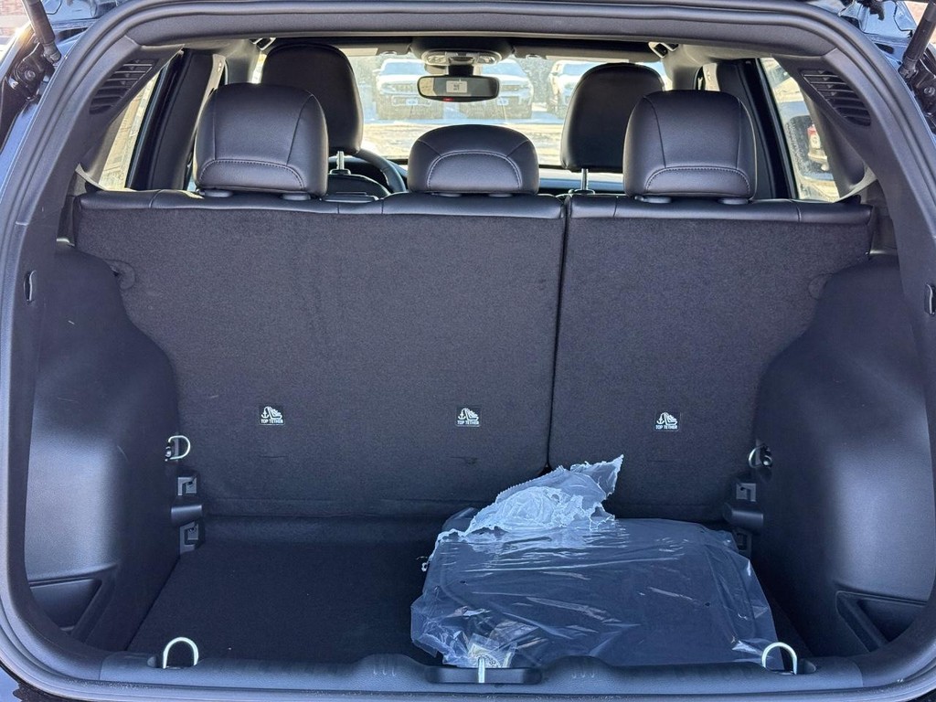 Jeep Compass Vehicle Full-screen Gallery Image 05