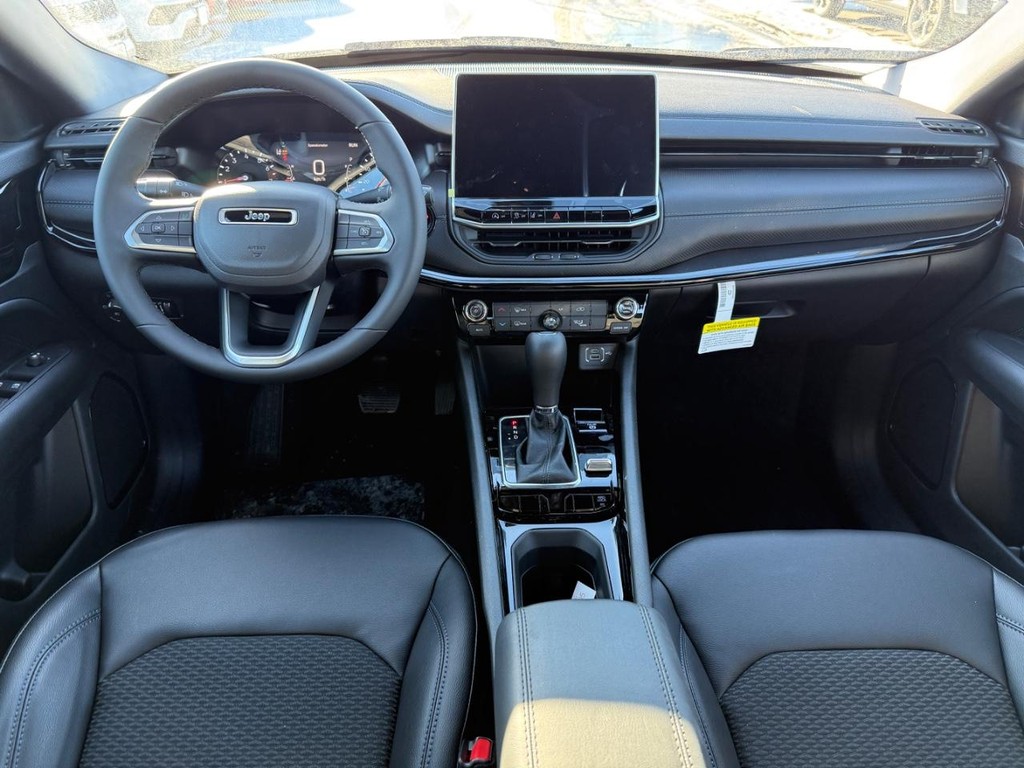 Jeep Compass Vehicle Full-screen Gallery Image 08
