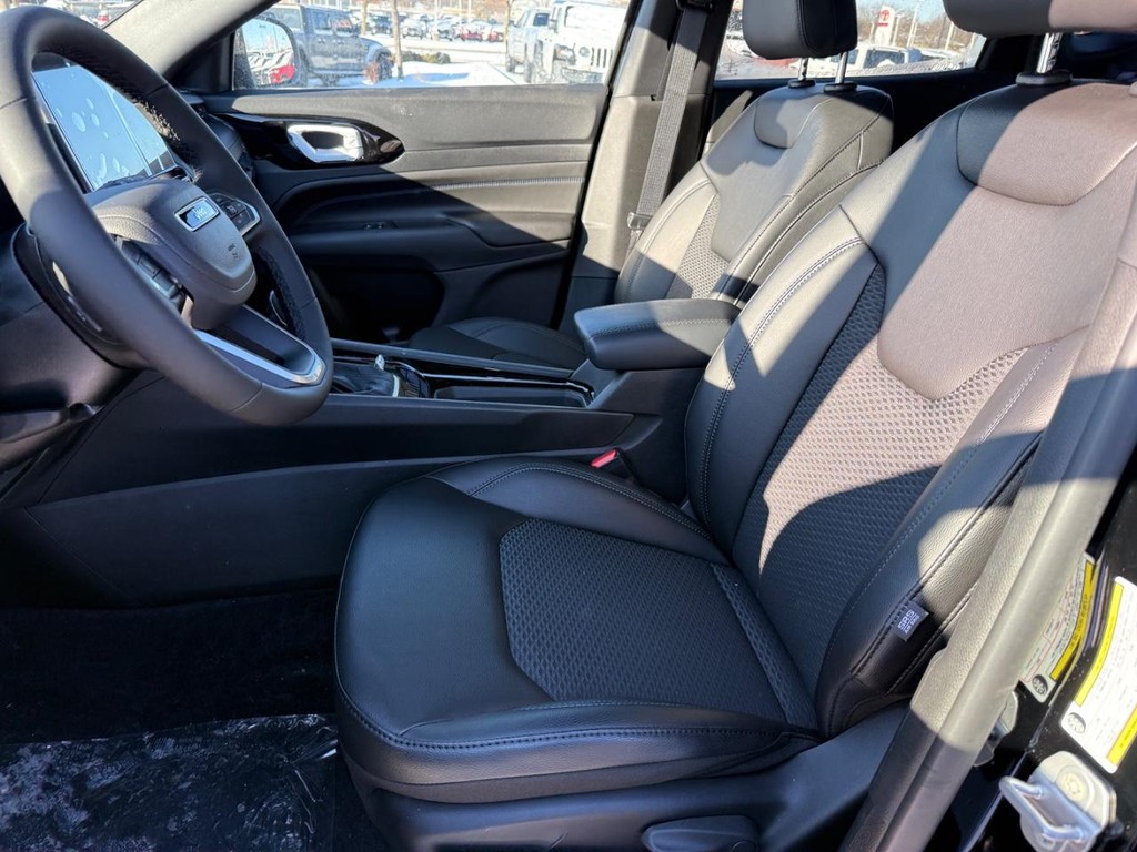Jeep Compass Vehicle Full-screen Gallery Image 12