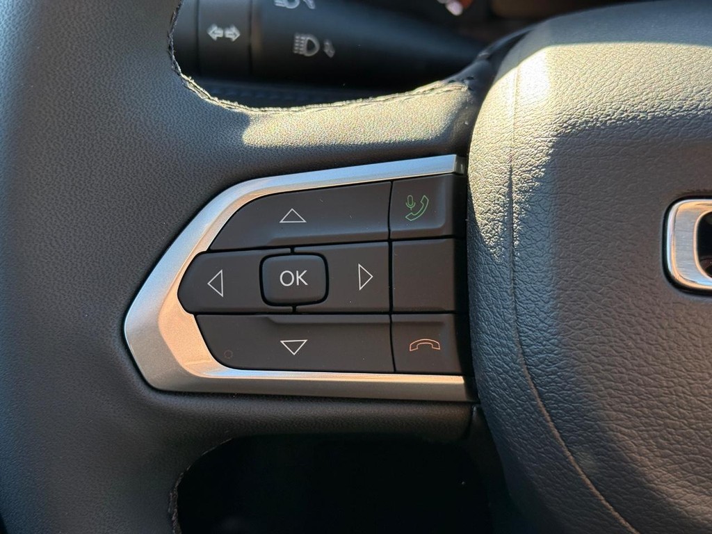 Jeep Compass Vehicle Full-screen Gallery Image 14