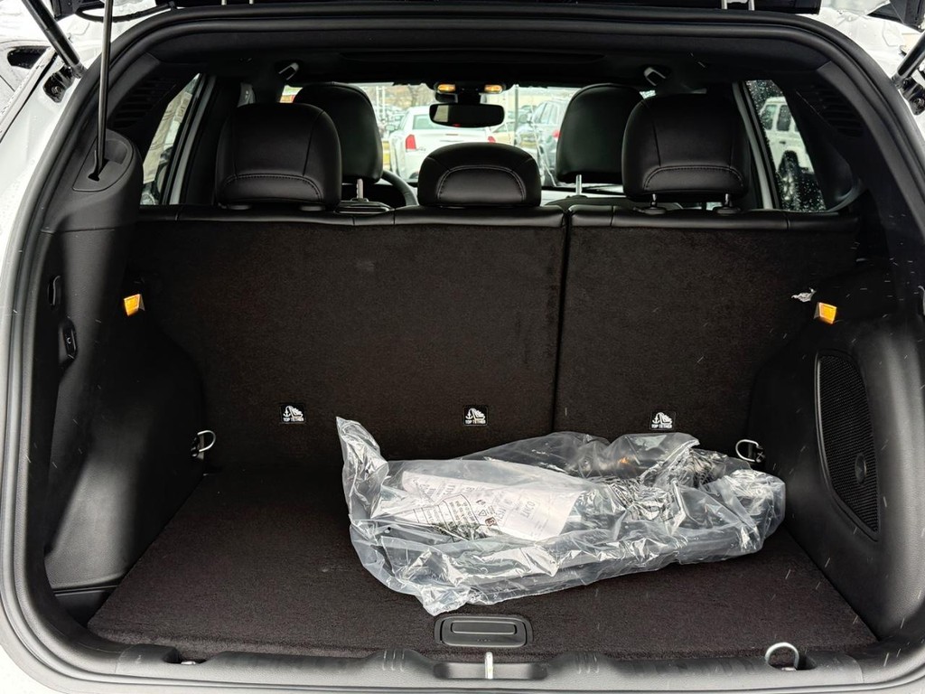 Jeep Compass Vehicle Full-screen Gallery Image 05