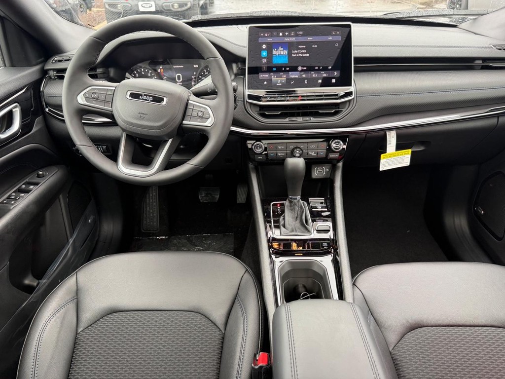 Jeep Compass Vehicle Full-screen Gallery Image 08