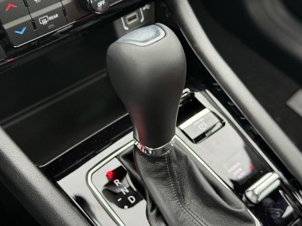 Jeep Compass Vehicle Full-screen Gallery Image 20