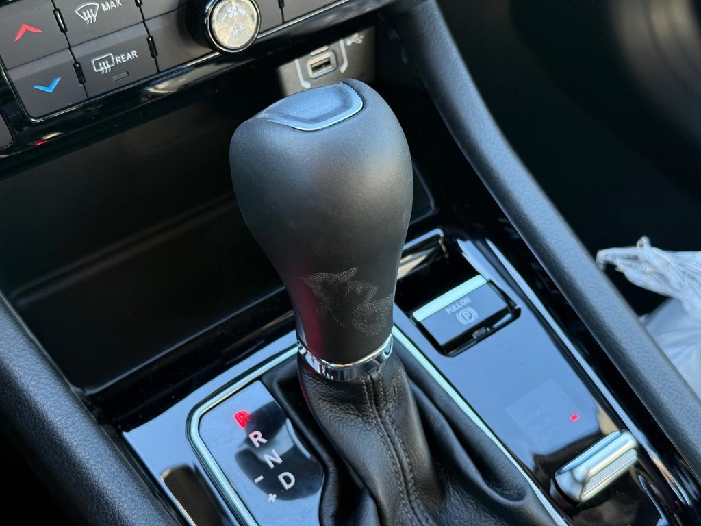 Jeep Compass Vehicle Full-screen Gallery Image 19