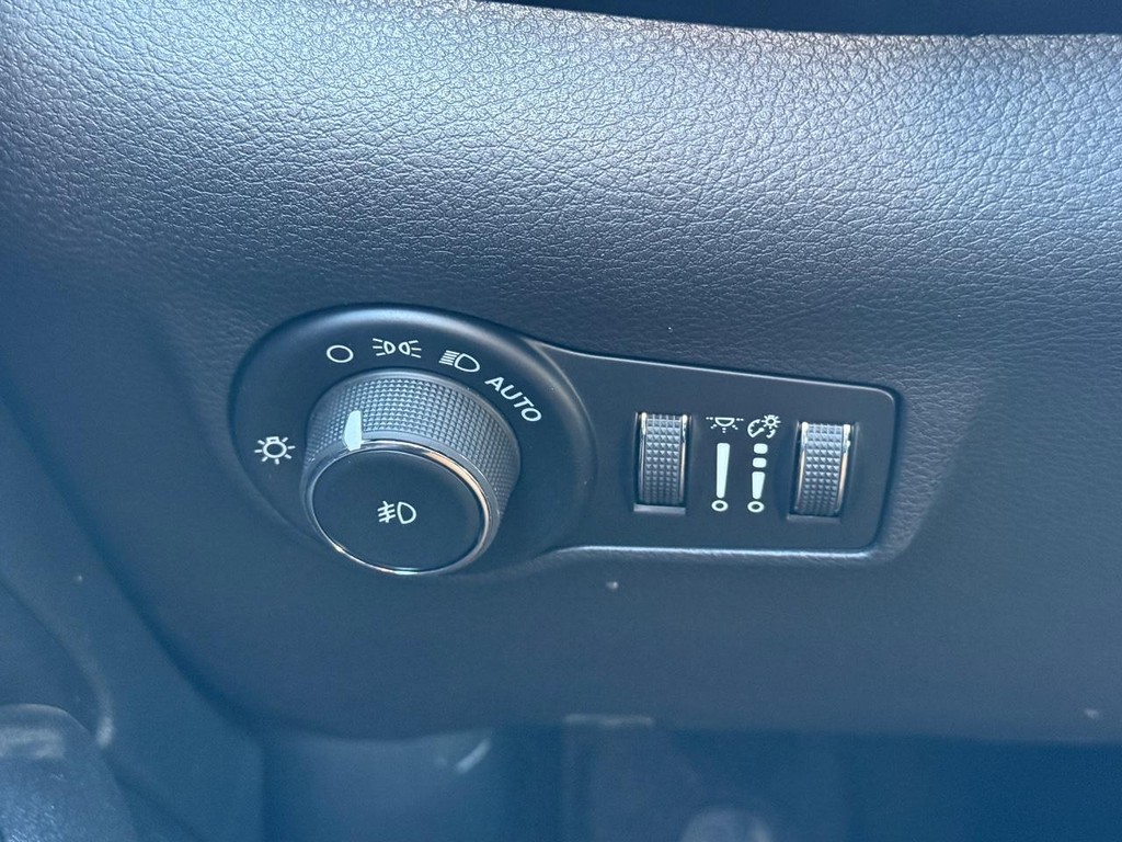 Jeep Compass Vehicle Full-screen Gallery Image 20