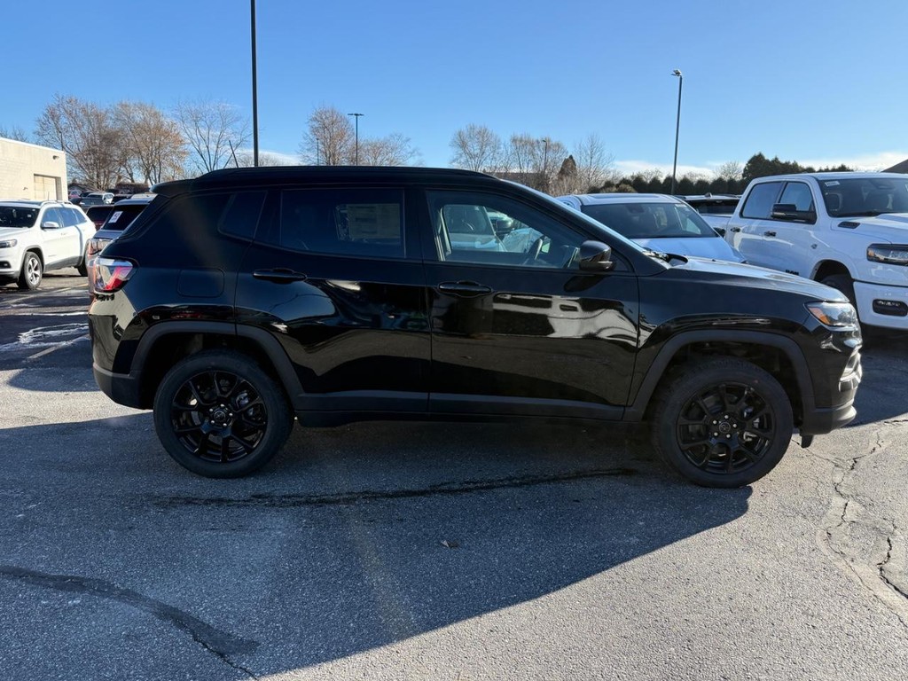 Jeep Compass Vehicle Full-screen Gallery Image 02
